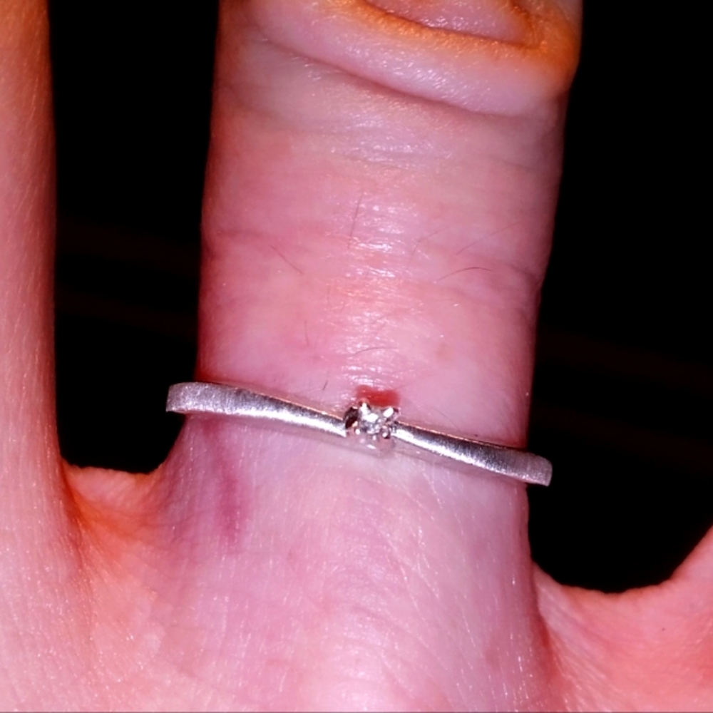 Olympia vintage 14kt white gold diamond ring